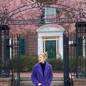 Meet your Posher, Naomi